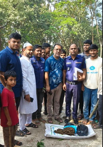বুড়িচংয়ে পুলিশের অভিযানে ৫ কেজি গাঁজাসহ আটক-৫