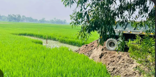 বুড়িচংয়ে কুমিল্লা-সিলেট মহাসড়কের পাশের মাটি বিক্রির অভিযোগে পিকআপ জব্দসহ আটক-১
